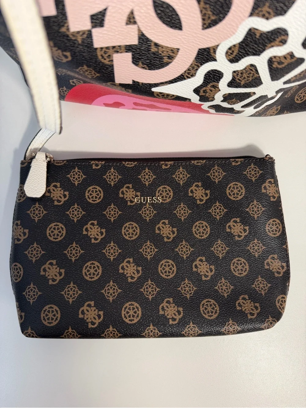 GUESS White-Trim Brown Logo Tote Pink Accent graphics leopard lining w pouch